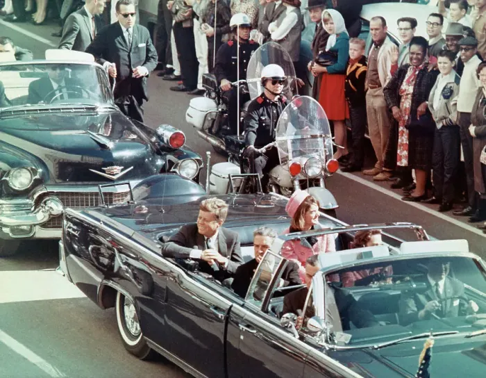 Framed Print : Kennedys Riding in Dallas Motorcade