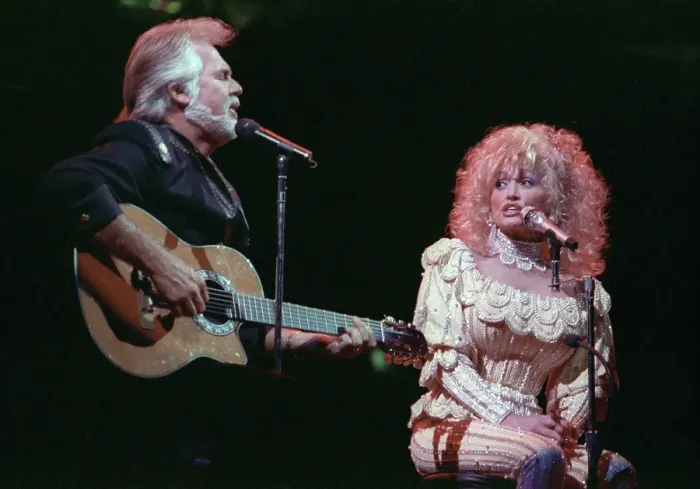 Framed Print : Kenny Rogers And Dolly Parton Framed Print : Kenny Rogers And Dolly Parton