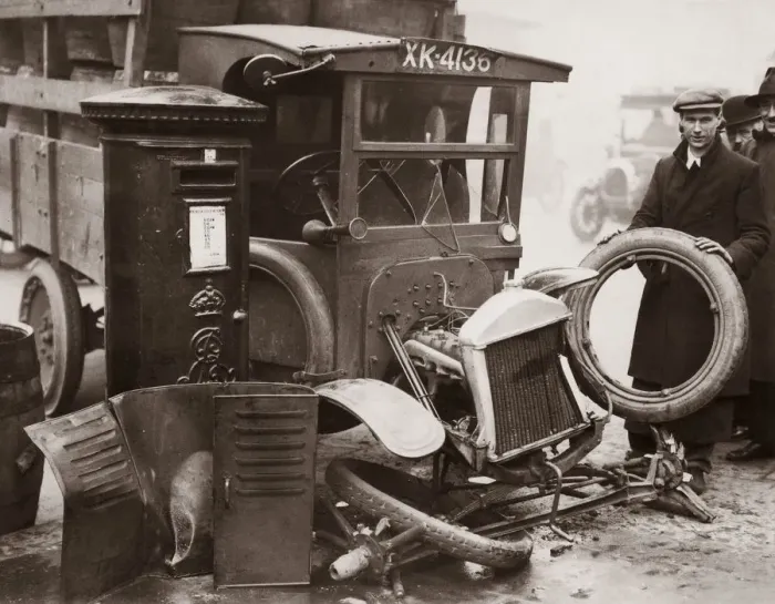 Framed Print : Kensington Crash