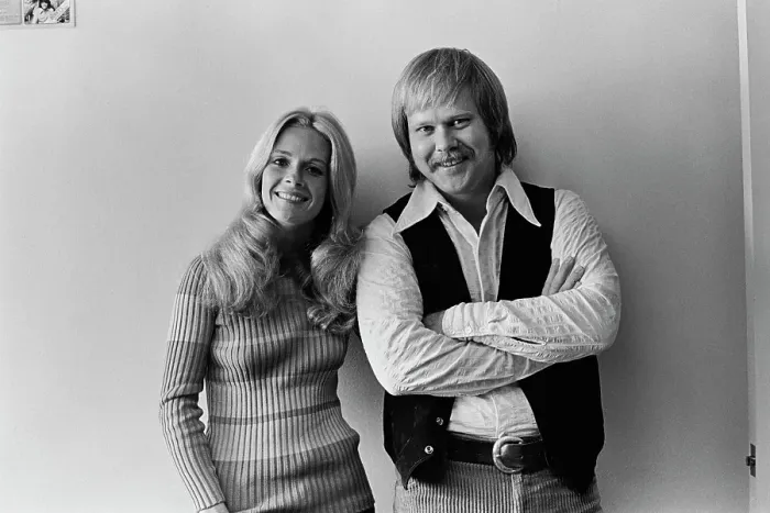 Framed Print : Kim Carnes & Dave Ellingson Framed Print : Kim Carnes & Dave Ellingson