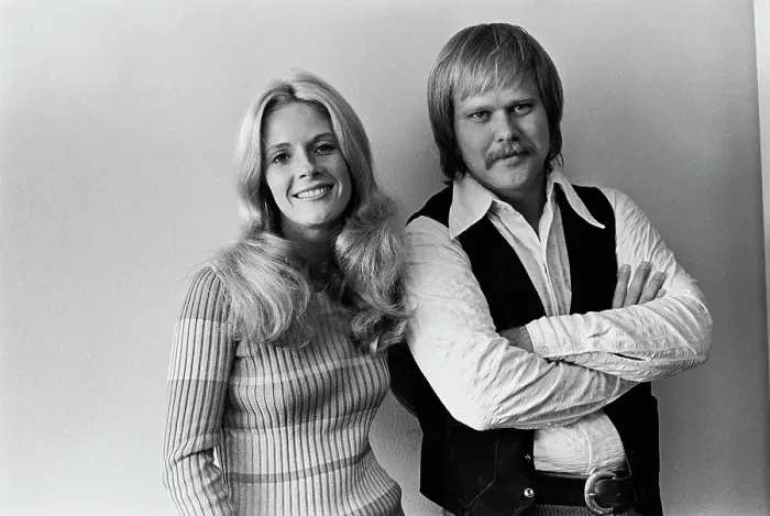 Framed Print : Kim Carnes & Dave Ellingson