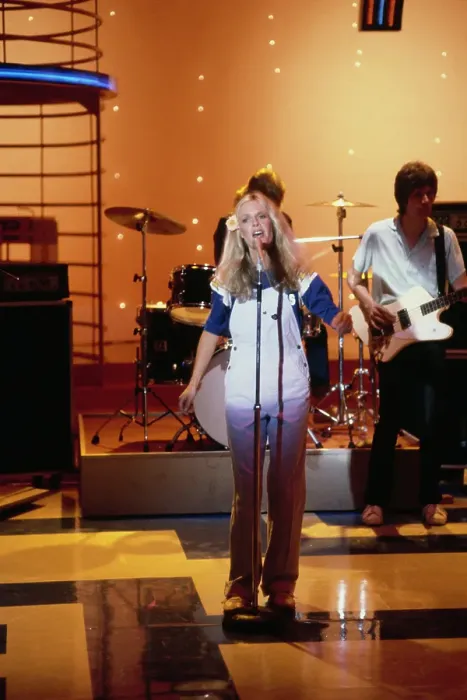 Framed Print : Kim Carnes Plays American Bandstand Framed Print : Kim Carnes Plays American Bandstand