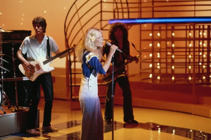 Framed Print : Kim Carnes Plays American Bandstand Framed Print : Kim Carnes Plays American Bandstand