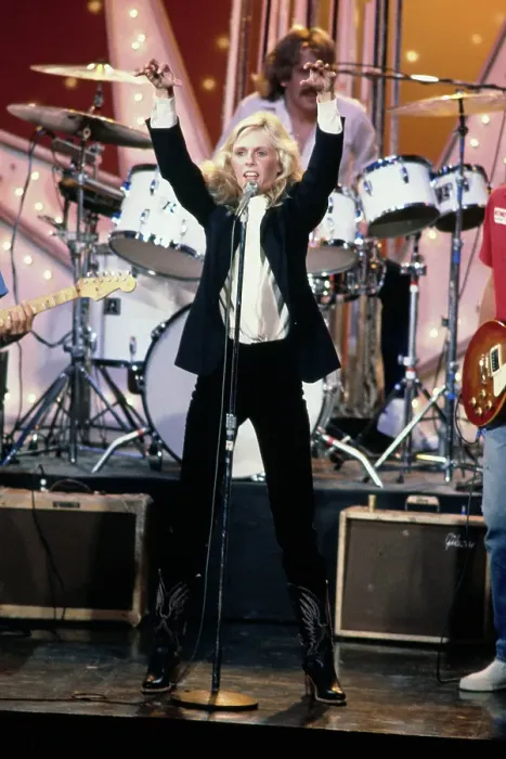 Framed Print : Kim Carnes Plays The Merv Griffin Show