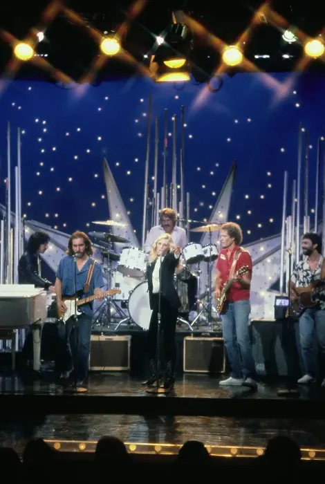 Framed Print : Kim Carnes Plays The Merv Griffin Show Framed Print : Kim Carnes Plays The Merv Griffin Show