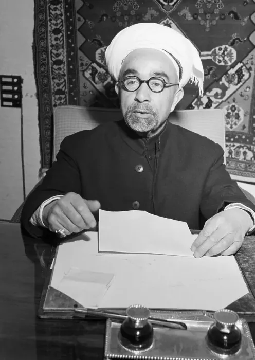 Framed Print : King Abdullah Seated at Desk in Turban