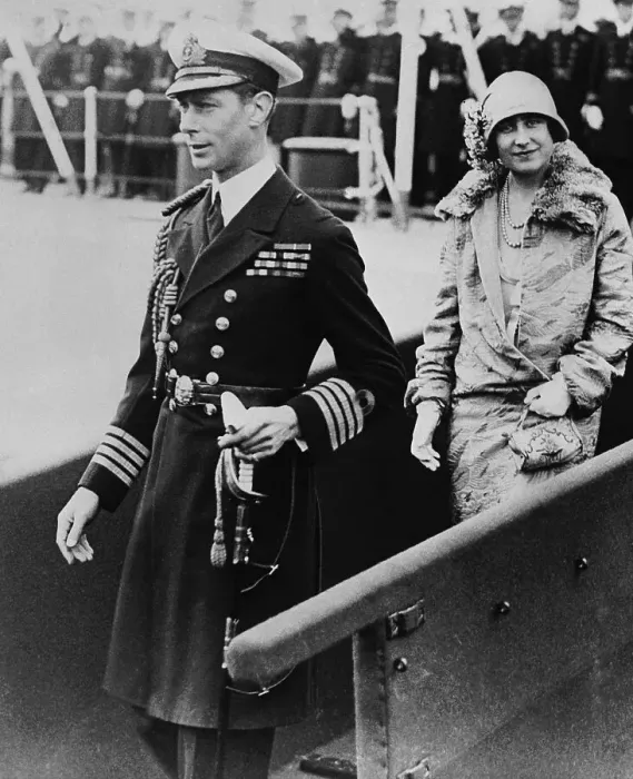 Framed Print : King George VI and Queen Elizabeth Disembarking Framed Print : King George VI and Queen Elizabeth Disembarking
