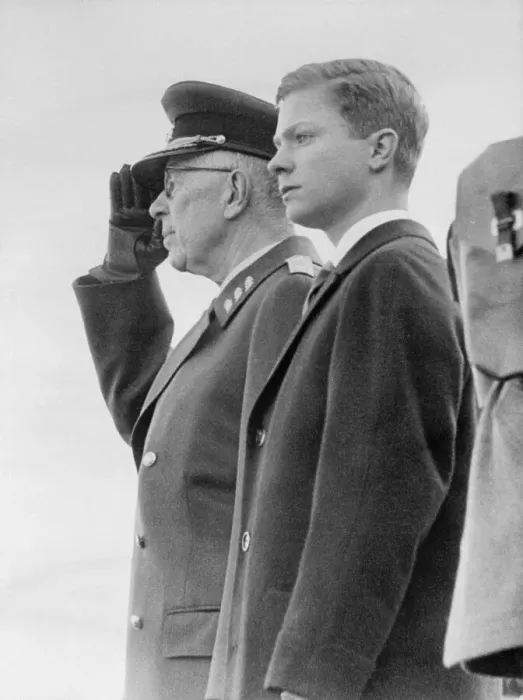 Framed Print : King Gustaf and Son Saluting Framed Print : King Gustaf and Son Saluting