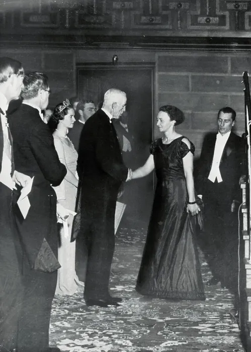 Framed Print : King Gustaf V Presenting Chemistry Nobel Prize Framed Print : King Gustaf V Presenting Chemistry Nobel Prize