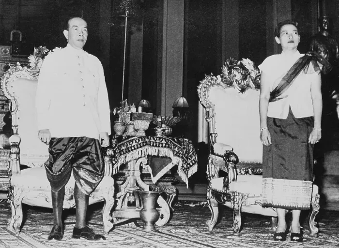 Framed Print : King Norodom Suramarit and Queen Sisowath Kossouan Nearyreak Framed Print : King Norodom Suramarit and Queen Sisowath Kossouan Nearyreak