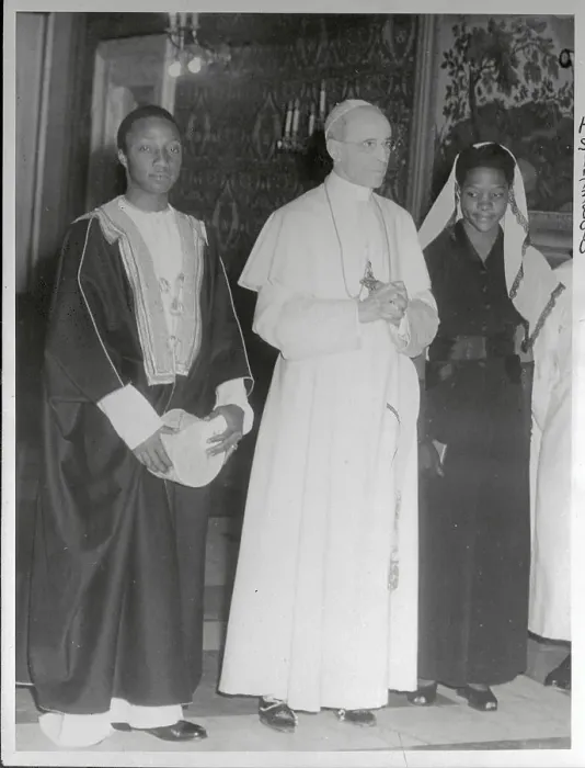 Framed Print : King and Queen of Buganda with Pope Pius XII Framed Print : King and Queen of Buganda with Pope Pius XII