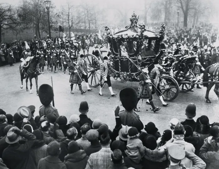 Framed Print : King and Queen of England Riding in State Carriage Framed Print : King and Queen of England Riding in State Carriage