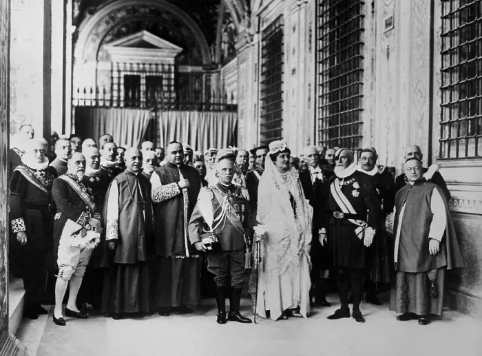 Framed Print : King and Queen Visiting Pope