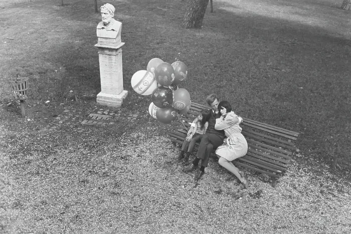 Framed Print : The Kinski Family In Rome Framed Print : The Kinski Family In Rome