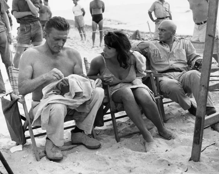 Framed Print : Kirk Douglas Framed Print : Kirk Douglas