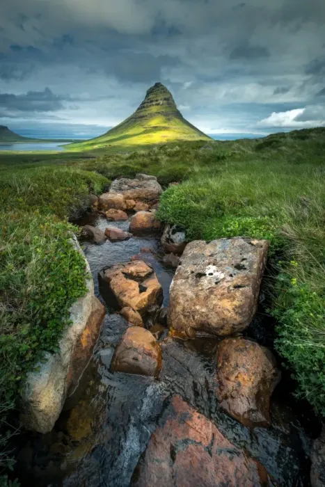 Framed Print : Kirkjufell with creek foreground Framed Print : Kirkjufell with creek foreground