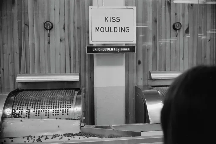 Framed Print : Kiss Moulding Framed Print : Kiss Moulding
