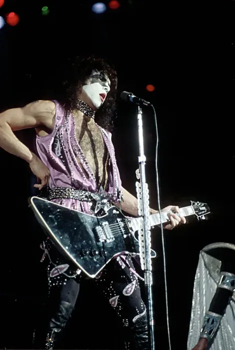 Framed Print : Kiss Performing