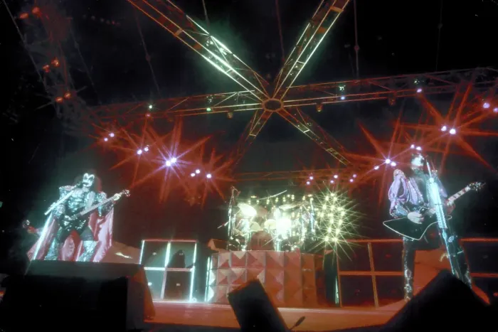 Framed Print : Kiss Performing