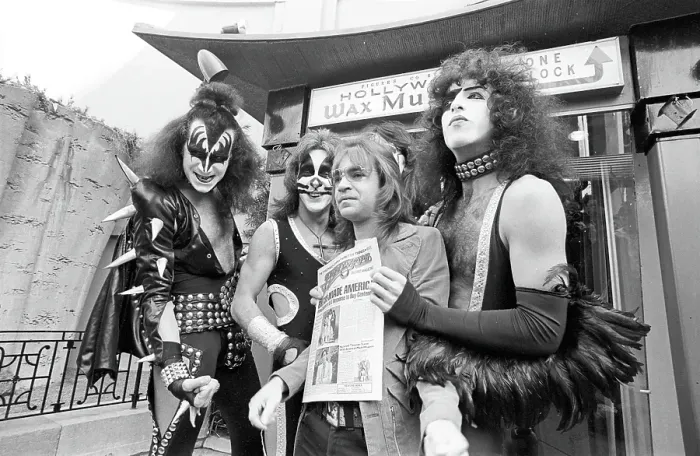 Framed Print : Kiss With Rodney At The Chinese Theatre Framed Print : Kiss With Rodney At The Chinese Theatre