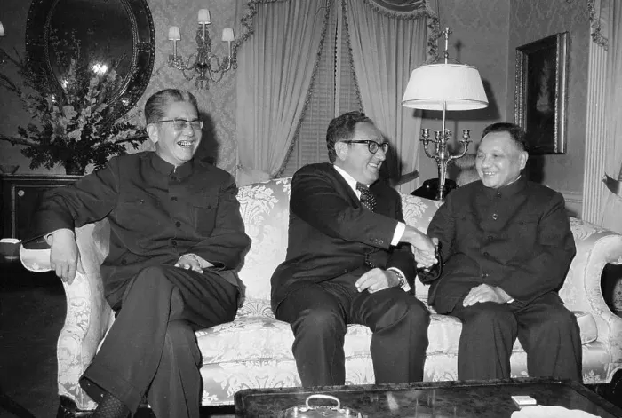 Framed Print : Kissinger And Deng Xiaoping Chat Framed Print : Kissinger And Deng Xiaoping Chat