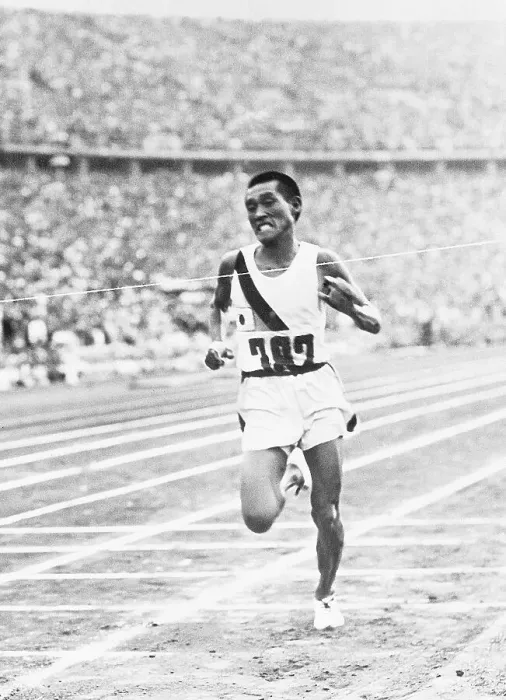 Framed Print : Kitei Son Winning the Olympic Marathon Framed Print : Kitei Son Winning the Olympic Marathon