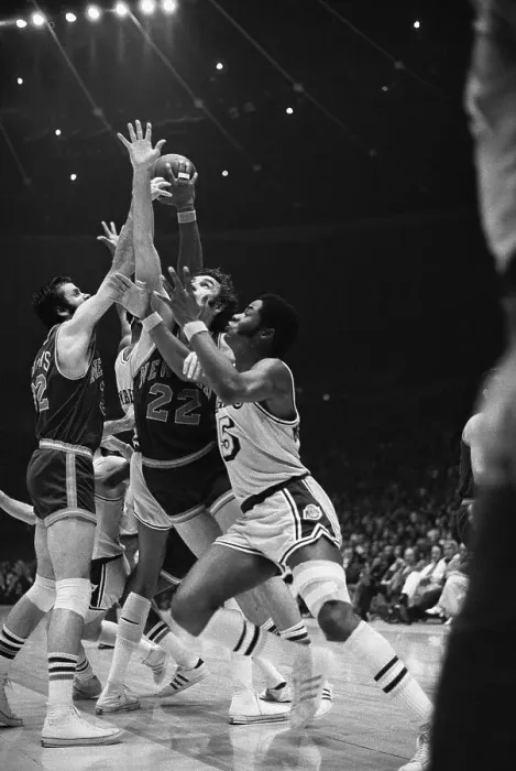 Framed Print : Knicks and Lakers Fighting for the Ball Framed Print : Knicks and Lakers Fighting for the Ball