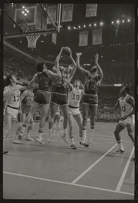 Framed Print : Knicks Winning Against Celtics Framed Print : Knicks Winning Against Celtics
