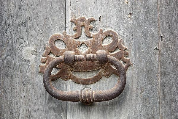 Knocker on an old wooden door, Arta, Llevant, Majorca, Balearic Islands, Spain