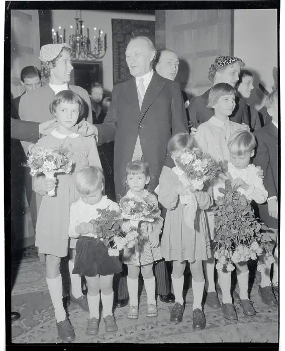 Framed Print : Konrad Adenauer and His Grandchildren with Flowers Framed Print : Konrad Adenauer and His Grandchildren with Flowers