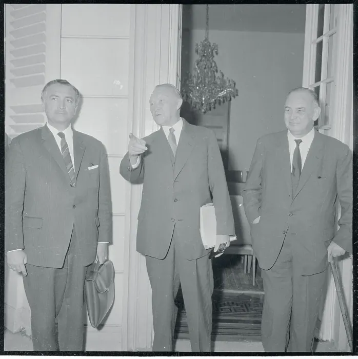 Framed Print : Konrad Adenauer Speaking with Colleagues Framed Print : Konrad Adenauer Speaking with Colleagues