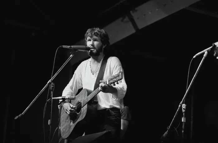 Framed Print : Kris Kristofferson Plays The Schaefer Music Festival Framed Print : Kris Kristofferson Plays The Schaefer Music Festival