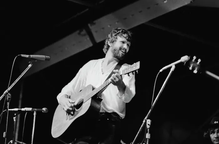 Framed Print : Kris Kristofferson Plays The Schaefer Music Festival Framed Print : Kris Kristofferson Plays The Schaefer Music Festival