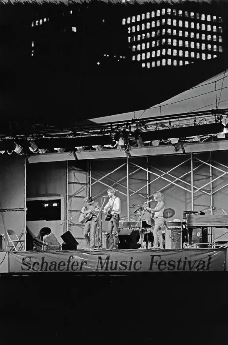 Framed Print : Kris Kristofferson Plays The Schaefer Music Festival