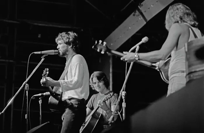 Framed Print : Kris Kristofferson Plays The Schaefer Music Festival Framed Print : Kris Kristofferson Plays The Schaefer Music Festival