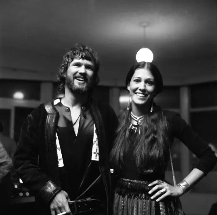 Framed Print : Kris Kristofferson And Rita Coolidge At The Troubadour Framed Print : Kris Kristofferson And Rita Coolidge At The Troubadour