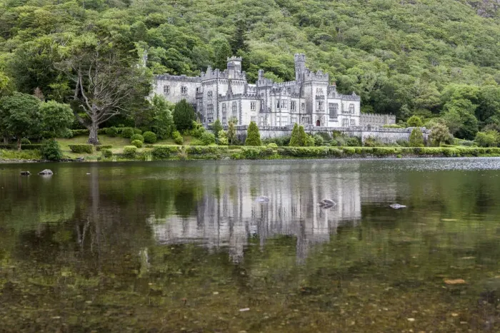 Framed Print : Kylemore Abbey Framed Print : Kylemore Abbey