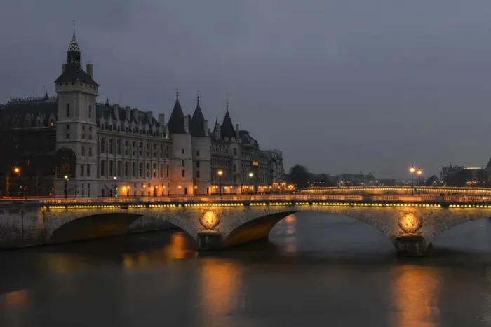 Framed Print : La Conciergerie at dusk, Paris, Ile-de-France, France Framed Print : La Conciergerie at dusk, Paris, Ile-de-France, France