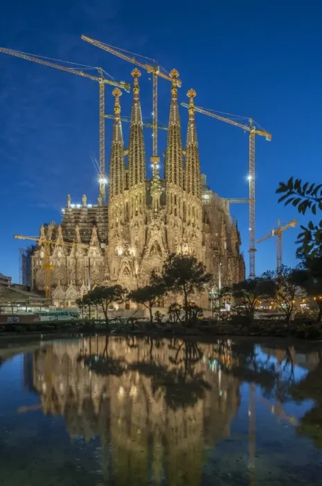 Framed Print : La Sagrada Familia in Barcelona, Spain Framed Print : La Sagrada Familia in Barcelona, Spain