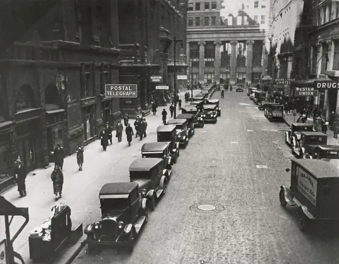 Framed Print : La Salle Street, Chicago, 1927 Framed Print : La Salle Street, Chicago, 1927