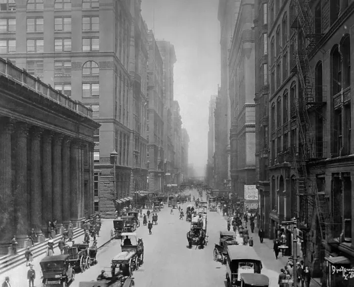 Framed Print : La Salle Street Looking North in Chicago Framed Print : La Salle Street Looking North in Chicago
