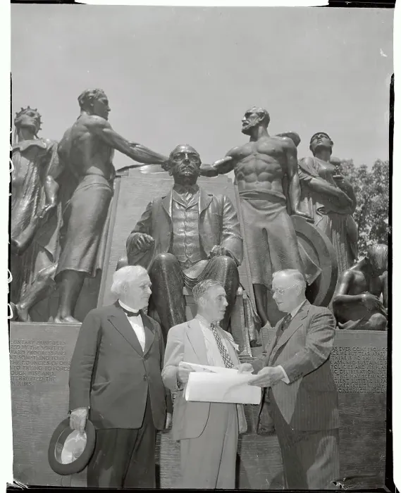 Framed Print : Labor Officials Meeting Near Samuel Gompers Statue Framed Print : Labor Officials Meeting Near Samuel Gompers Statue