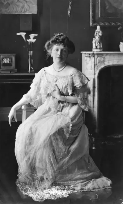 Framed Print : Lace Gown. circa 1903: An unstructured lace gown, of the Edwardian period Framed Print : Lace Gown. circa 1903: An unstructured lace gown, of the Edwardian period
