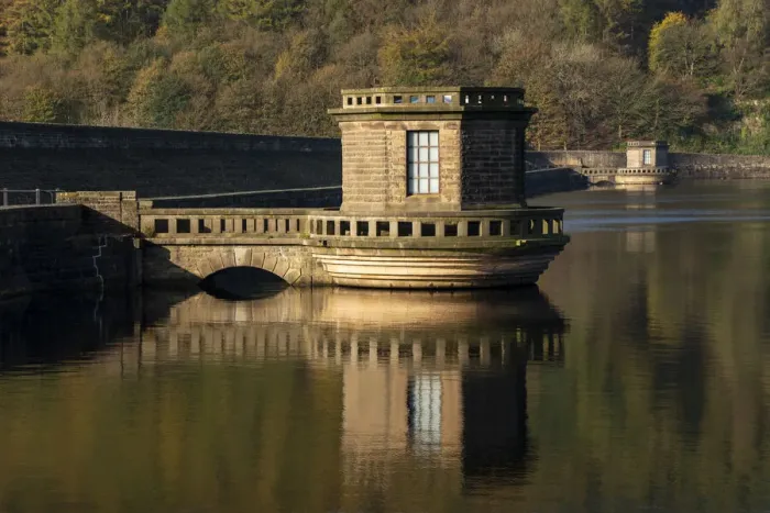 Framed Print : Ladybower reservoir, Derbyshire, England Framed Print : Ladybower reservoir, Derbyshire, England