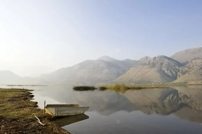 Framed Print : Lago del Matese lake in the Parco del Matese regional park, Campania, Molise, Italy, Europe Framed Print : Lago del Matese lake in the Parco del Matese regional park, Campania, Molise, Italy, Europe