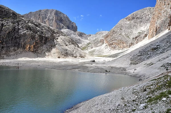 Lago di Antermoia, Rosengarten group, Dolomites, Trentino-Alto Adige  /  South Tyrol, Italy