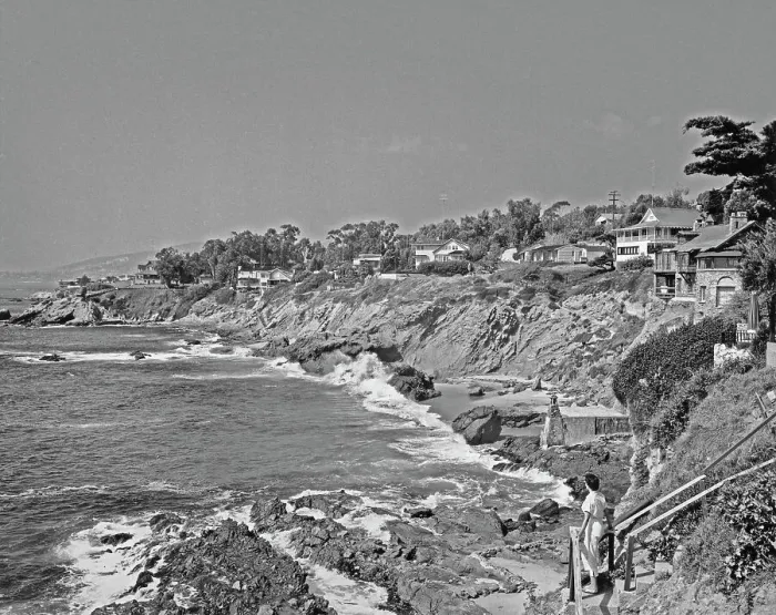 Laguna Beach Coastline Print, circa 1945. Art Prints, Posters