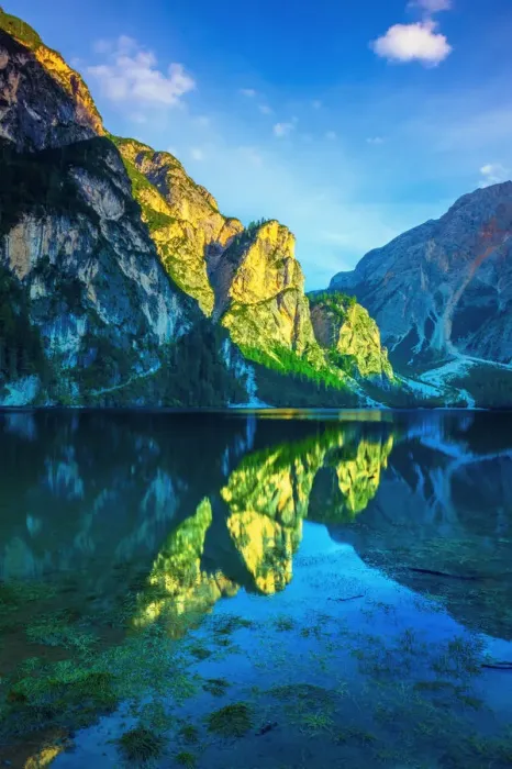 Framed Print : Lake Braies (Lago di Braies or Pragser Wildsee) in South Tyrol, Italy Framed Print : Lake Braies (Lago di Braies or Pragser Wildsee) in South Tyrol, Italy