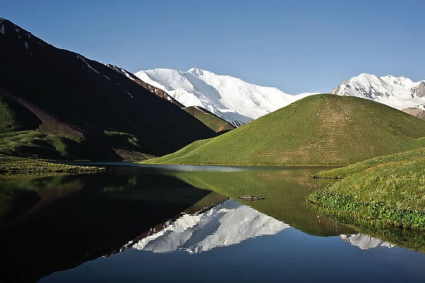 Lake Tolpur + peak Lenin ( Kyrgyzstan)