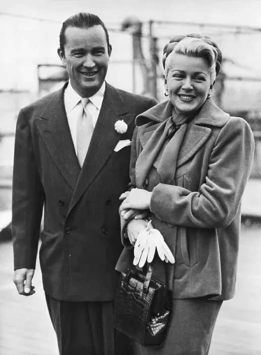 Framed Print : Lana Turner And Husband No. 4 Framed Print : Lana Turner And Husband No. 4